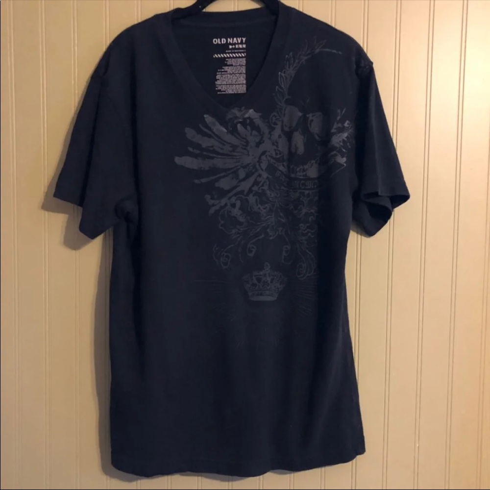 Old Navy V-Neck Graphic Tee 3/$12